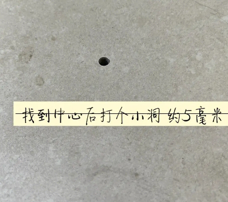 水城瓷砖空鼓维修公司专业解答在瓷砖铺贴过程中，如果砂料搅拌不均匀，将会带来以下问题